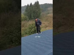 Taş parçalarla kaplanmış metal karolar